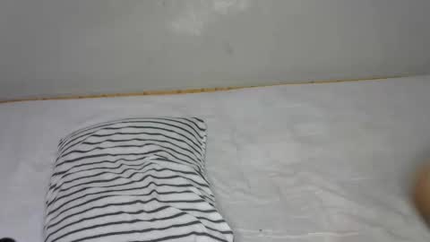 queen_polite online show from 11/29/25, 07:22