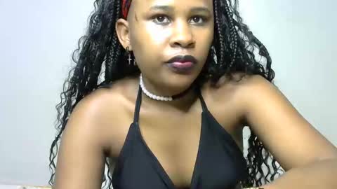 queen_polite online show from 11/30/25, 08:02