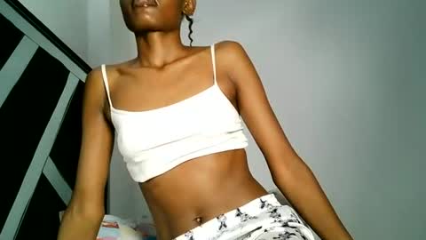 Snapshot of queen_sashavixen chatting on 06/24/26, 04:55 queen_sashavixen online show from 06/24/26, 04:55