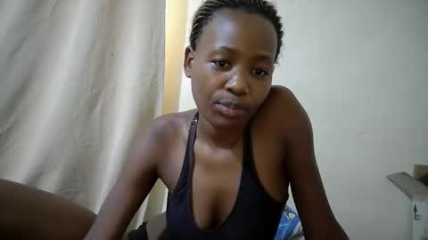 Snapshot of queen_slender chatting on 05/05/26, 07:49 queen_slender online show from 05/05/26, 07:49