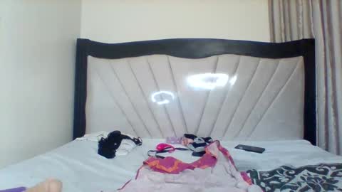 queen online show from 02/12/26, 01:55