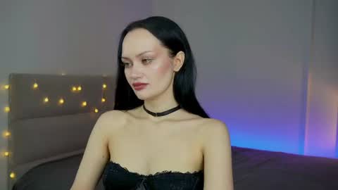 Snapshot of queenaliss chatting on 07/04/26, 04:29 Your world and the universe Aliss online show from 07/04/26, 04:29