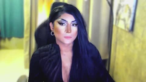 Snapshot of queenarthalia chatting on 03/09/25, 06:28 ARTHA online show from 03/09/25, 06:28