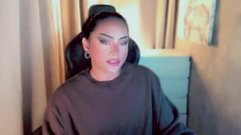 Snapshot of queenarthalia chatting on 09/13/25, 06:24 ARTHA online show from 09/13/25, 06:24