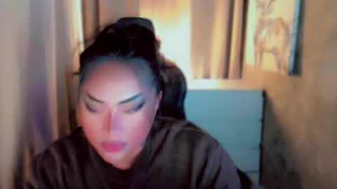 Snapshot of queenarthalia chatting on 09/17/25, 08:16 ARTHA online show from 09/17/25, 08:16