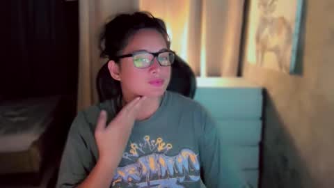 Snapshot of queenarthalia chatting on 10/12/25, 07:07 ARTHA online show from 10/12/25, 07:07