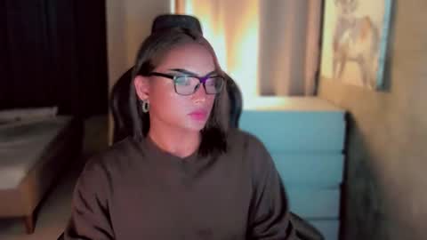 Snapshot of queenarthalia chatting on 11/18/25, 06:34 ARTHA online show from 11/18/25, 06:34