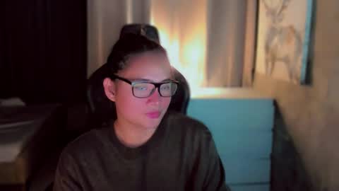 Snapshot of queenarthalia chatting on 11/22/25, 08:57 ARTHA online show from 11/22/25, 08:57