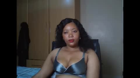 Queenbebony2 online show from 02/03/26, 02:32
