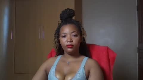 Snapshot of queenbebony2 chatting on 06/15/26, 07:43 Queenbebony2 online show from 06/15/26, 07:43