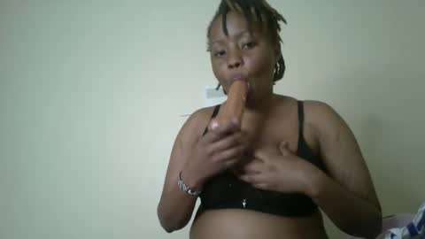 queen online show from 11/05/25, 09:31