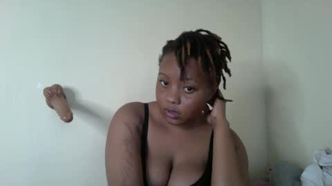 queen online show from 11/10/25, 02:38