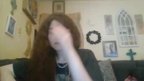 queencrimsonlvx online show from 05/01/26, 07:29