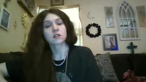 queencrimsonlvx online show from 05/02/26, 07:57