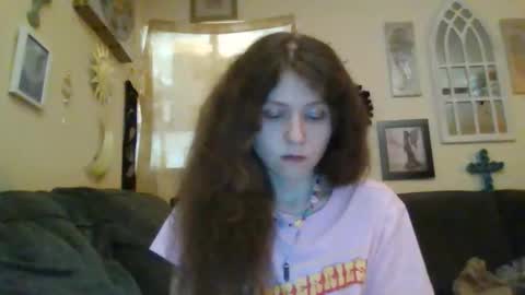 queencrimsonlvx online show from 05/19/26, 03:57