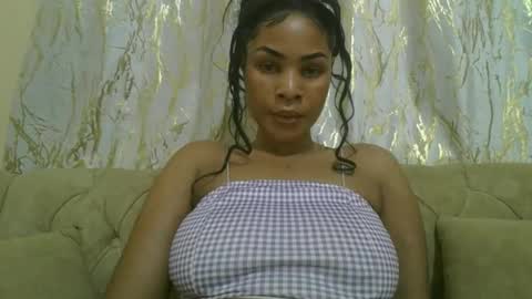 Snapshot of queendelicious1 chatting on 10/25/25, 03:51 faithdoris online show from 10/25/25, 03:51