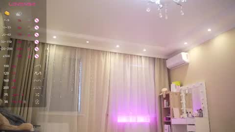 Nelly  INSTA  queenelia  online show from 07/19/26, 09:13