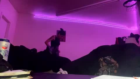 queenfer_ online show from 02/08/26, 05:33