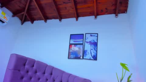 Snapshot of queengrett chatting on 02/05/25, 01:47 Queen online show from 02/05/25, 01:47