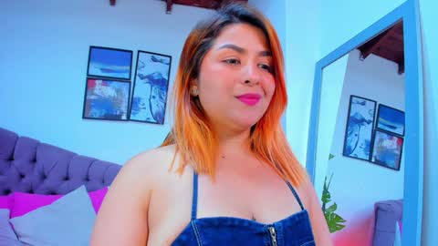 Snapshot of queengrett chatting on 02/06/25, 07:18 Queen online show from 02/06/25, 07:18