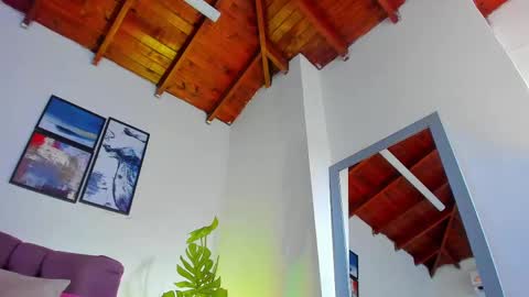 Snapshot of queengrett chatting on 03/02/25, 07:12 Queen online show from 03/02/25, 07:12