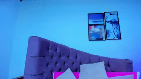 Snapshot of queengrett chatting on 03/07/25, 10:32 Queen online show from 03/07/25, 10:32