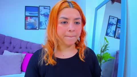 Snapshot of queengrett chatting on 03/09/25, 04:55 Queen online show from 03/09/25, 04:55