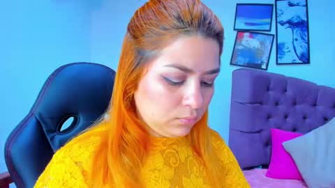 Snapshot of queengrett chatting on 09/18/25, 06:32 Queen online show from 09/18/25, 06:32