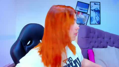 Snapshot of queengrett chatting on 09/30/25, 07:19 Queen online show from 09/30/25, 07:19