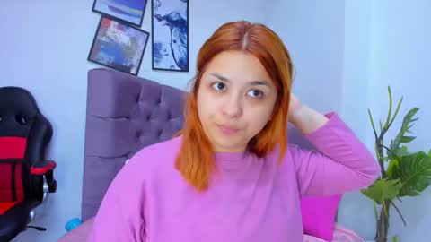 Snapshot of queengrett chatting on 10/01/25, 07:20 Queen online show from 10/01/25, 07:20