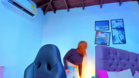 Snapshot of queengrett chatting on 10/12/25, 04:17 Queen online show from 10/12/25, 04:17