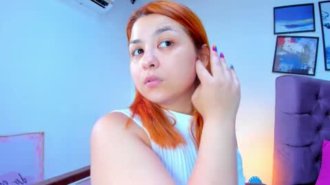 Snapshot of queengrett chatting on 10/19/25, 03:45 Queen online show from 10/19/25, 03:45