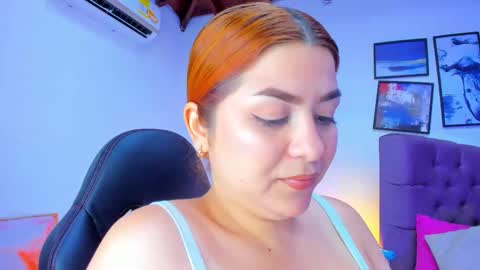 Snapshot of queengrett chatting on 10/23/25, 06:28 Queen online show from 10/23/25, 06:28