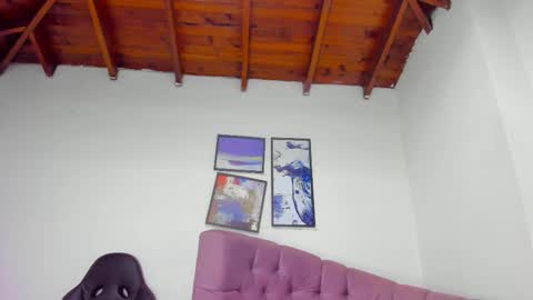 Snapshot of queengrett chatting on 10/26/25, 02:56 Queen online show from 10/26/25, 02:56