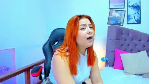 Snapshot of queengrett chatting on 11/17/25, 03:51 Queen online show from 11/17/25, 03:51