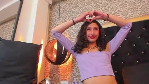 Snapshot of queenjenn__ chatting on 12/05/24, 09:17 QUEENJEENN online show from 12/05/24, 09:17