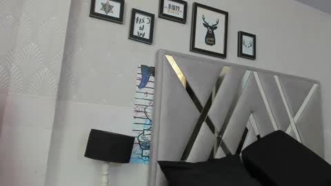 Snapshot of queenjenn__ chatting on 01/25/25, 07:28 QUEENJEENN online show from 01/25/25, 07:28