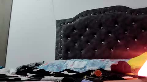 Snapshot of queenjenn__ chatting on 12/02/25, 07:14 QUEENJEENN online show from 12/02/25, 07:14