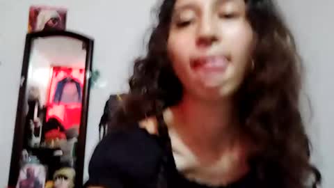 Snapshot of queenjenn__ chatting on 07/20/26, 08:00 QUEENJEENN online show from 07/20/26, 08:00