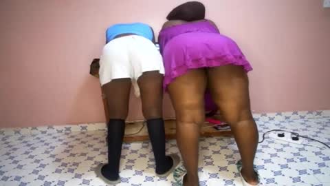 Snapshot of queenkiah chatting on 03/12/25, 01:30 Nina online show from 03/12/25, 01:30