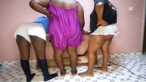 Nina online show from 03/12/25, 08:52