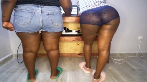 Snapshot of queenkiah chatting on 09/17/25, 09:11 Nina online show from 09/17/25, 09:11