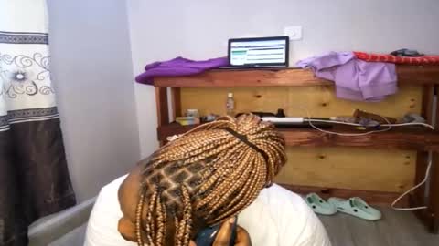 Snapshot of queenkiah chatting on 10/01/25, 07:36 Nina online show from 10/01/25, 07:36