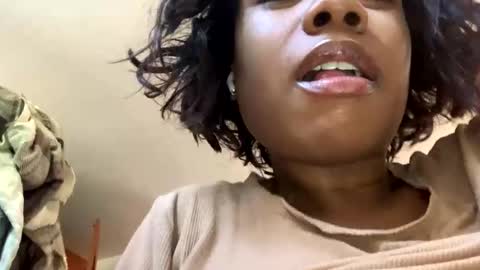 Kourtney online show from 09/14/25, 03:44