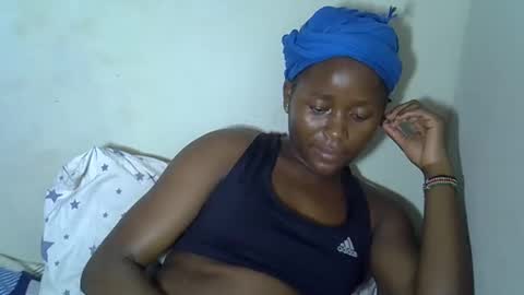 Snapshot of queenlena868103 chatting on 11/16/25, 06:13 queenlena868103 online show from 11/16/25, 06:13