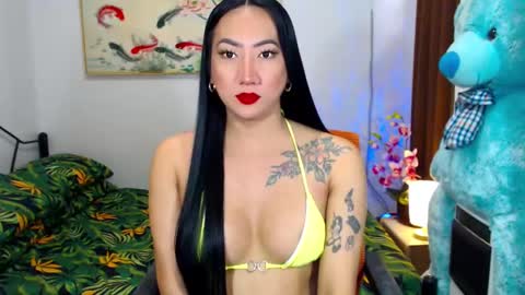 Snapshot of queenmistressts chatting on 01/27/25, 12:43 QUEEN online show from 01/27/25, 12:43