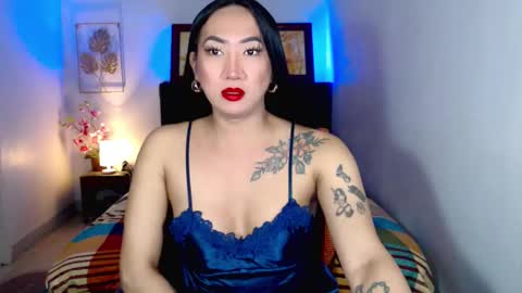 Snapshot of queenmistressts chatting on 02/20/25, 04:18 QUEEN online show from 02/20/25, 04:18