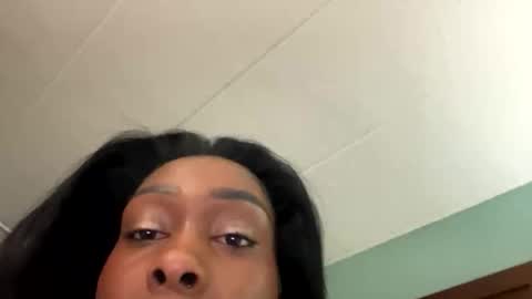 Snapshot of queenmorgan777 chatting on 11/11/25, 04:01 queenmorgan777 online show from 11/11/25, 04:01