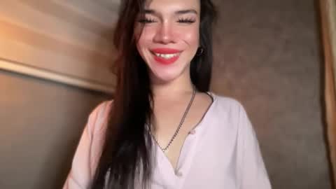 Snapshot of queenn_xxx chatting on 04/23/26, 03:19 QUEEN online show from 04/23/26, 03:19
