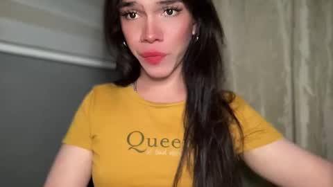 Snapshot of queenn_xxx chatting on 05/31/26, 05:37 QUEEN online show from 05/31/26, 05:37